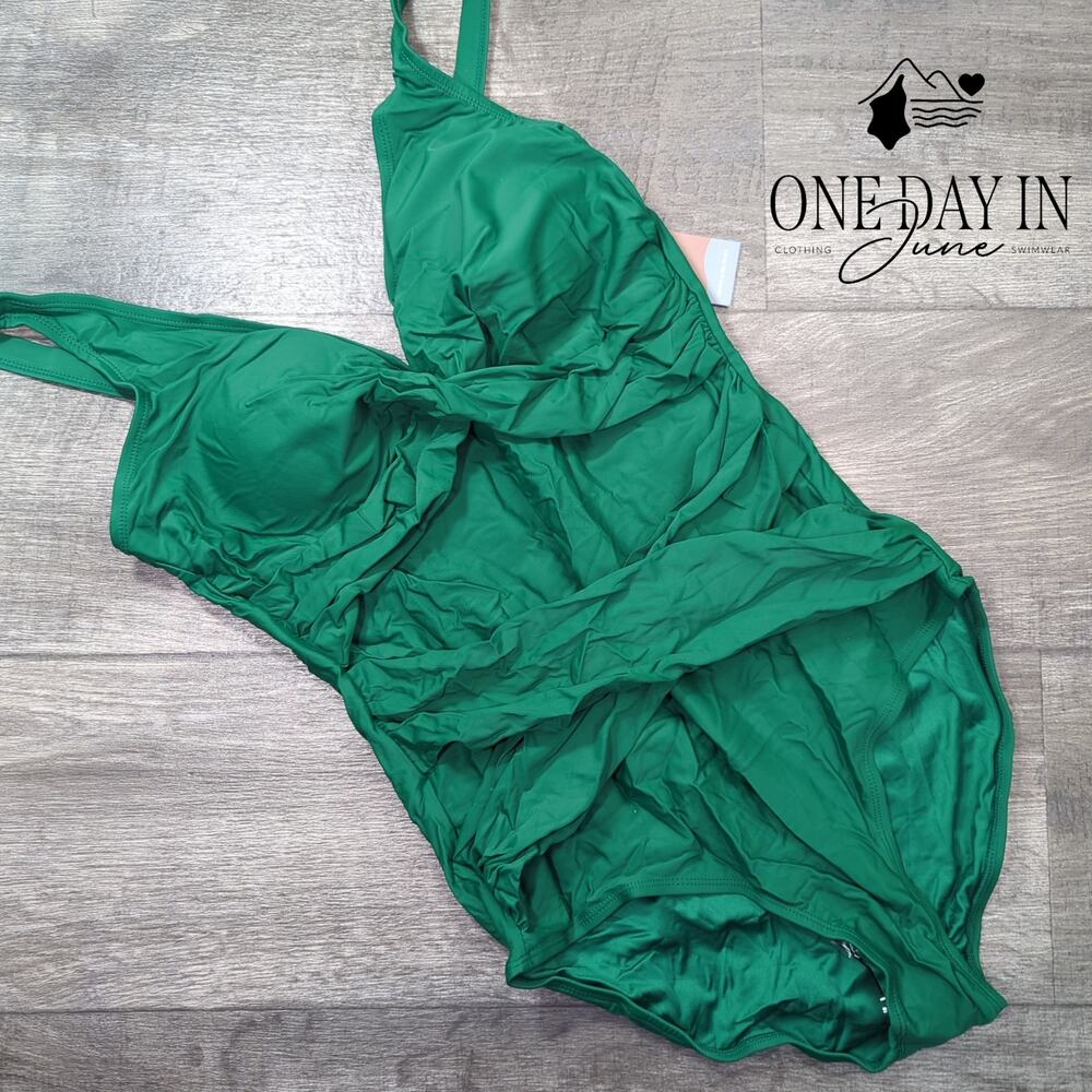 Smismivo Twist Front One Piece Swimsuit Size L